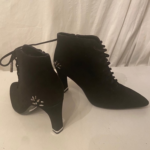 Aerosoles black suede ankle booties 7.5 NWT - Picture 3 of 6